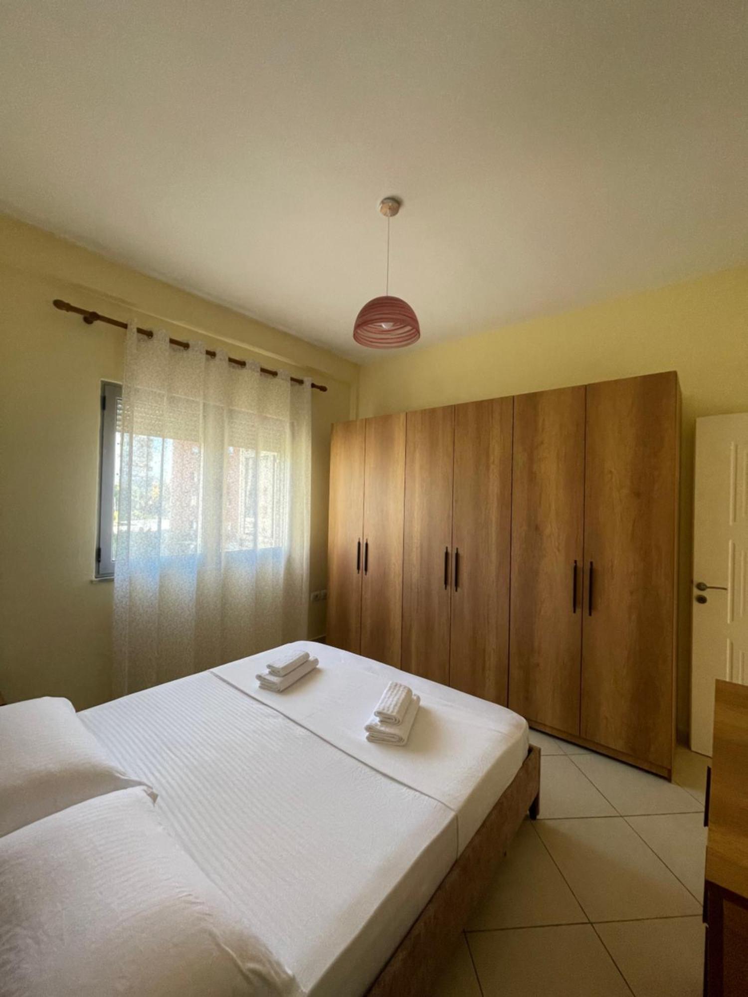 New Baazar Terrace Apartment Tirana Exteriör bild