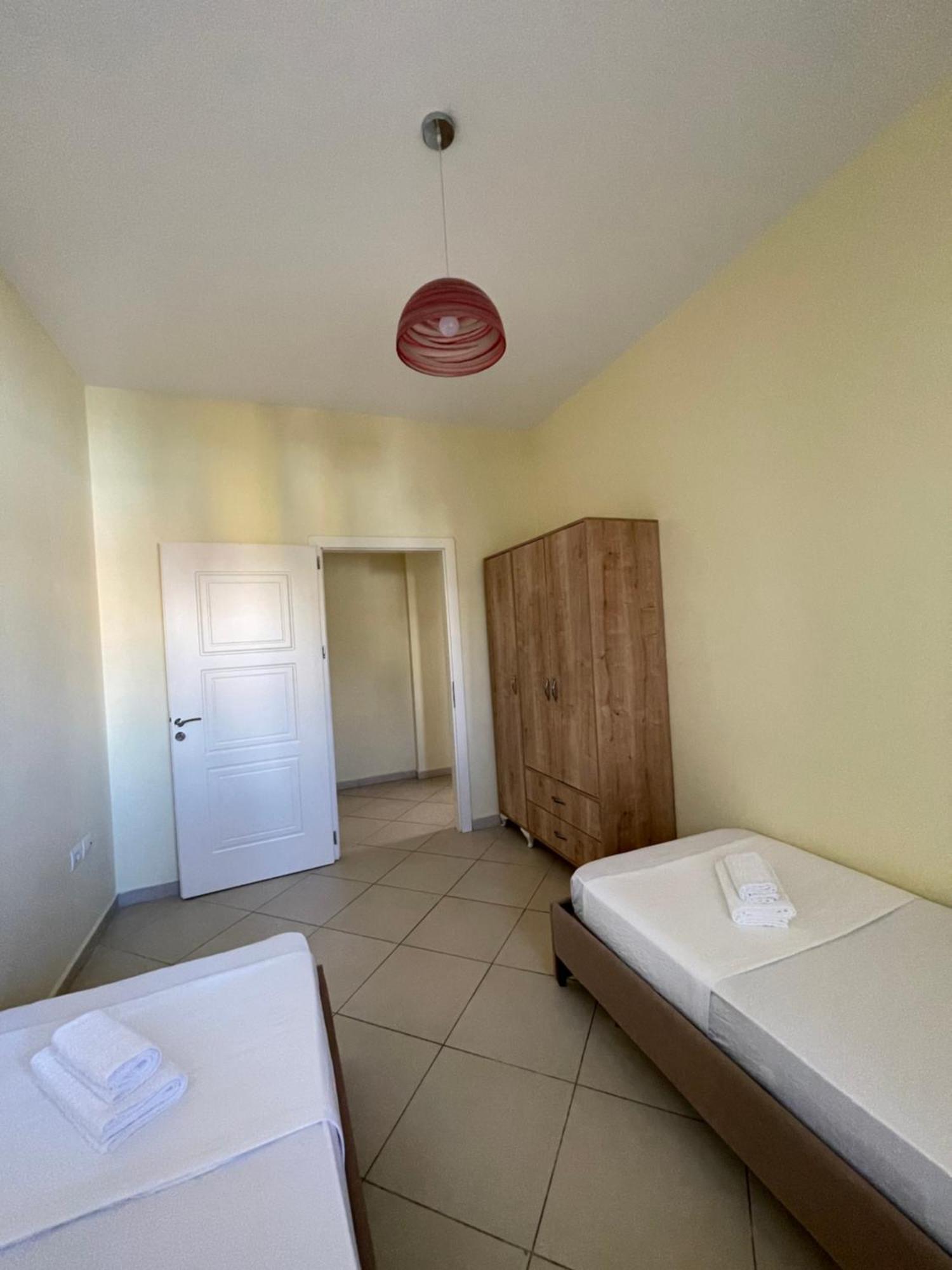 New Baazar Terrace Apartment Tirana Exteriör bild