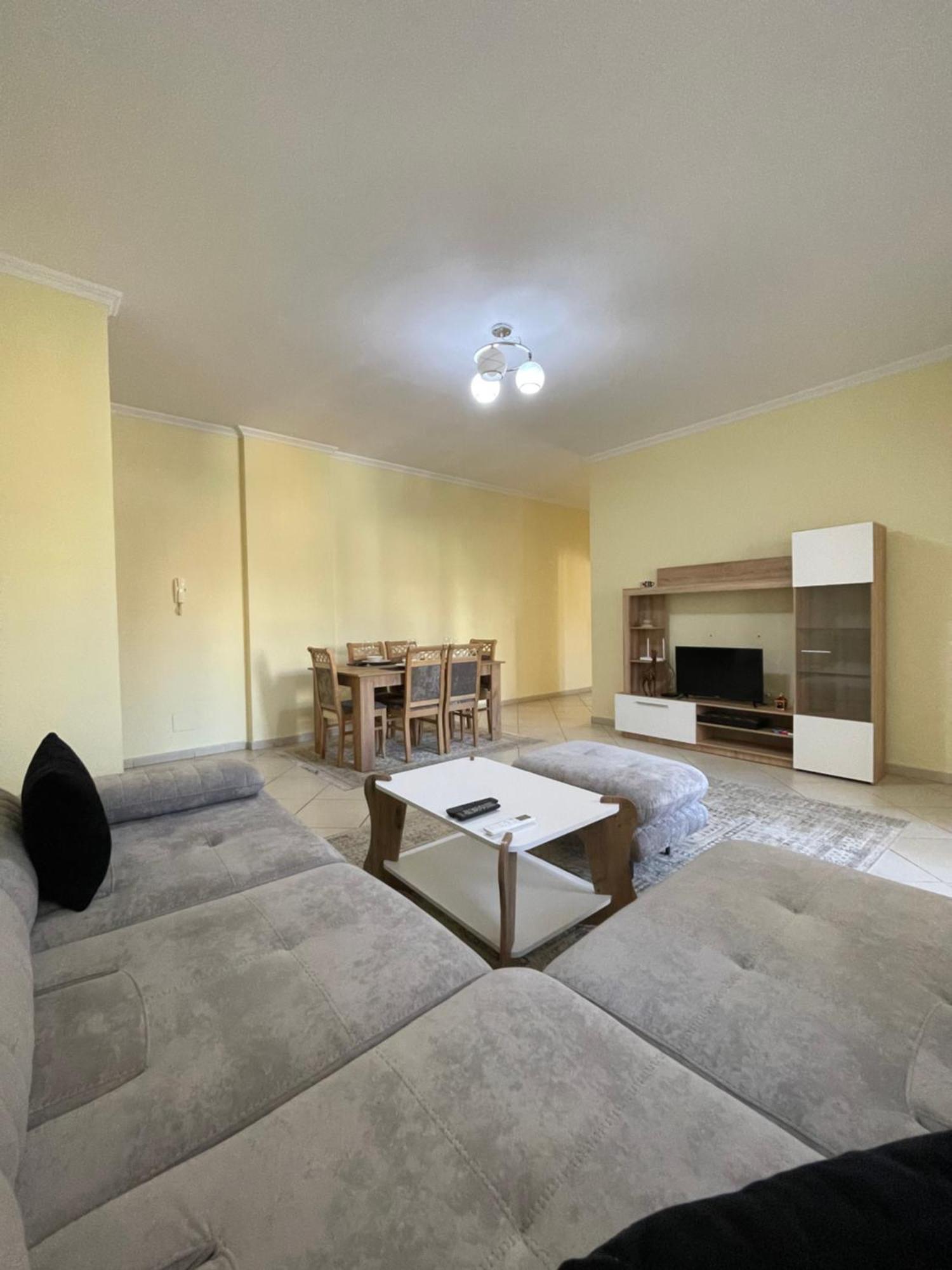 New Baazar Terrace Apartment Tirana Exteriör bild