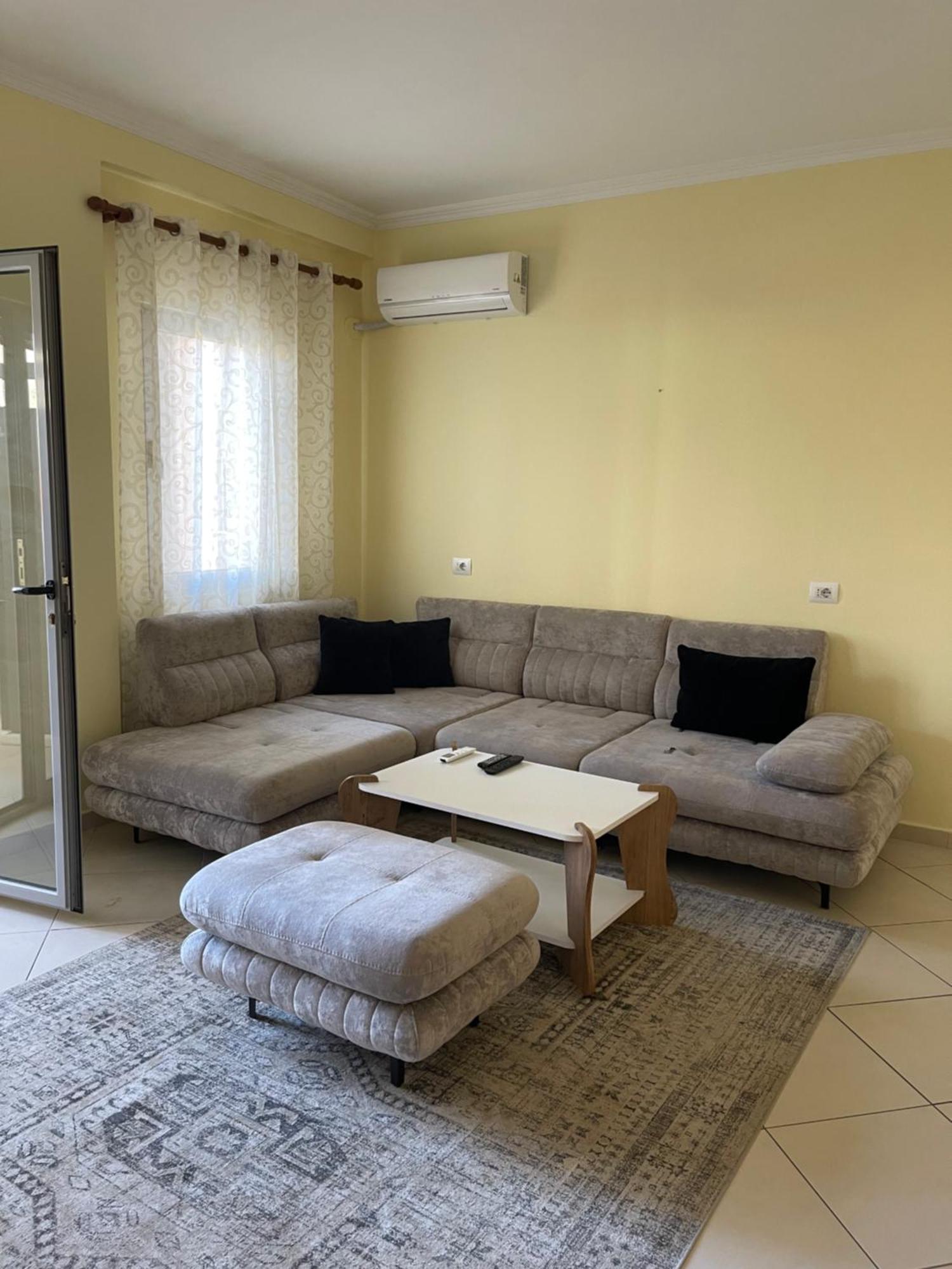 New Baazar Terrace Apartment Tirana Exteriör bild